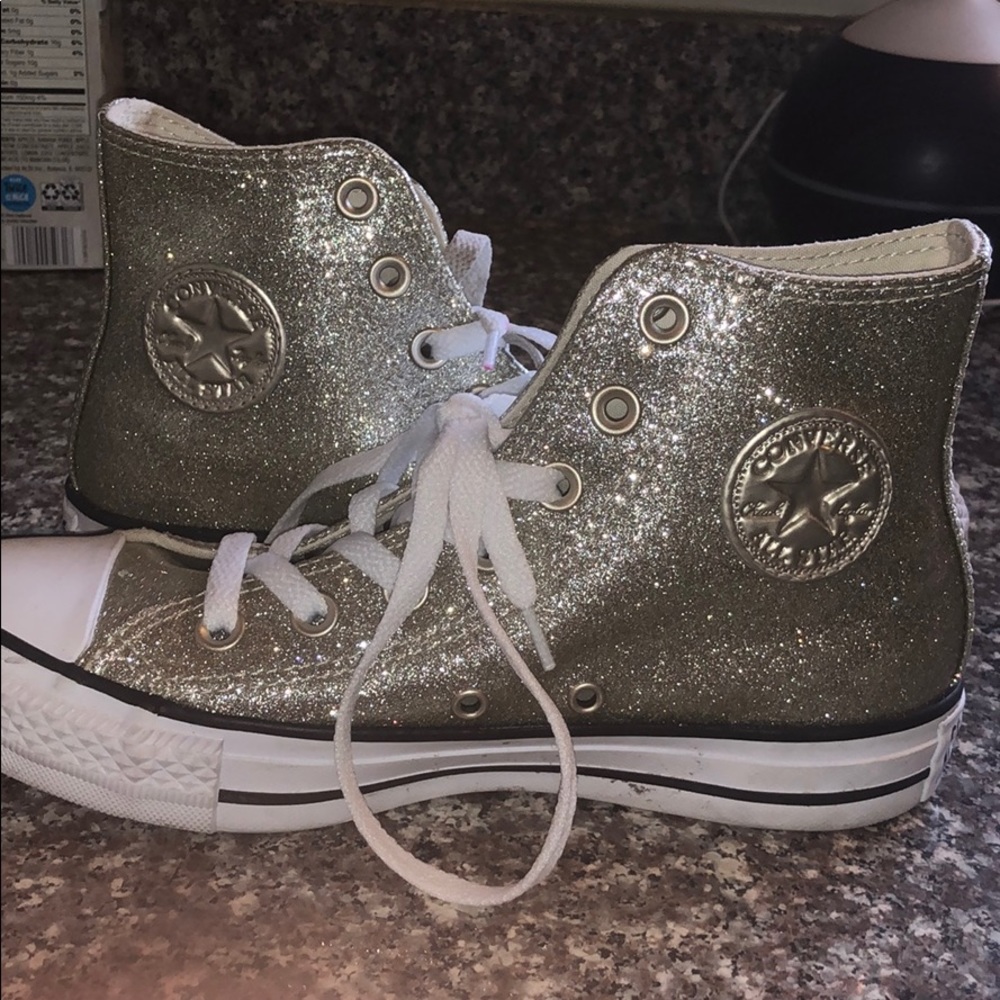 Like new women’s converse size 6